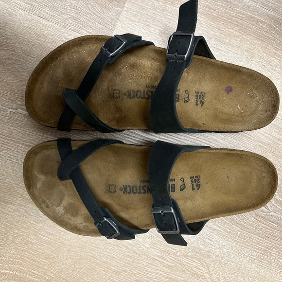 Birkenstock Black Cross-Strap Sandals - Picture 1 of 2